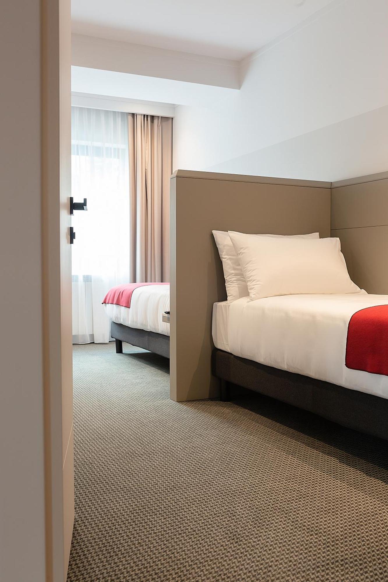 Atlas Aparthotel Piatra Neamţ Habitación foto